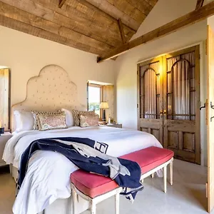 Country Country house