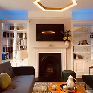 The Midsummer Common - Modern & Spacious 2bdr House With Garden CBG